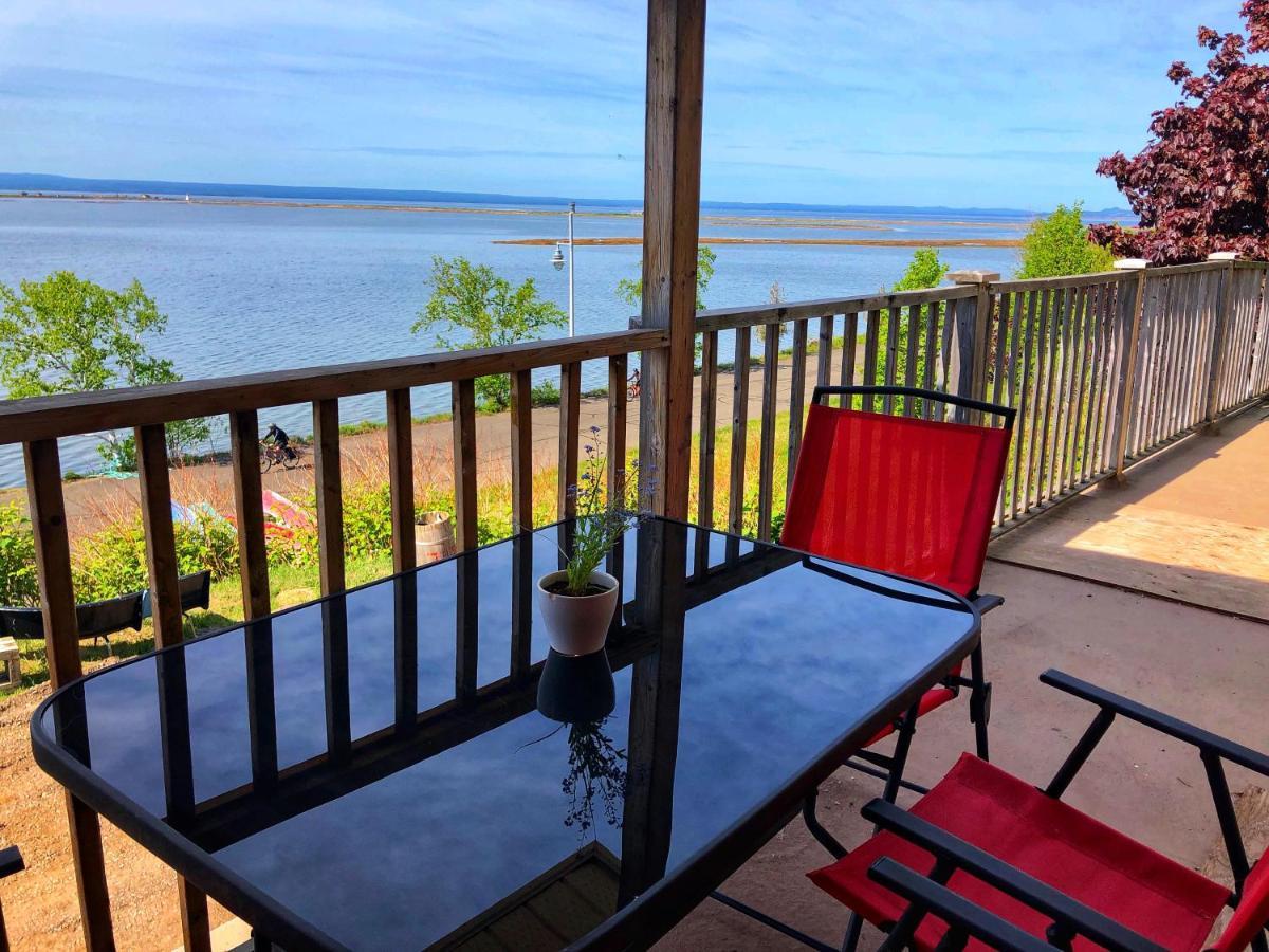 Aux 4 Vents - Auberg'Inn Carleton-sur-Mer Bagian luar foto