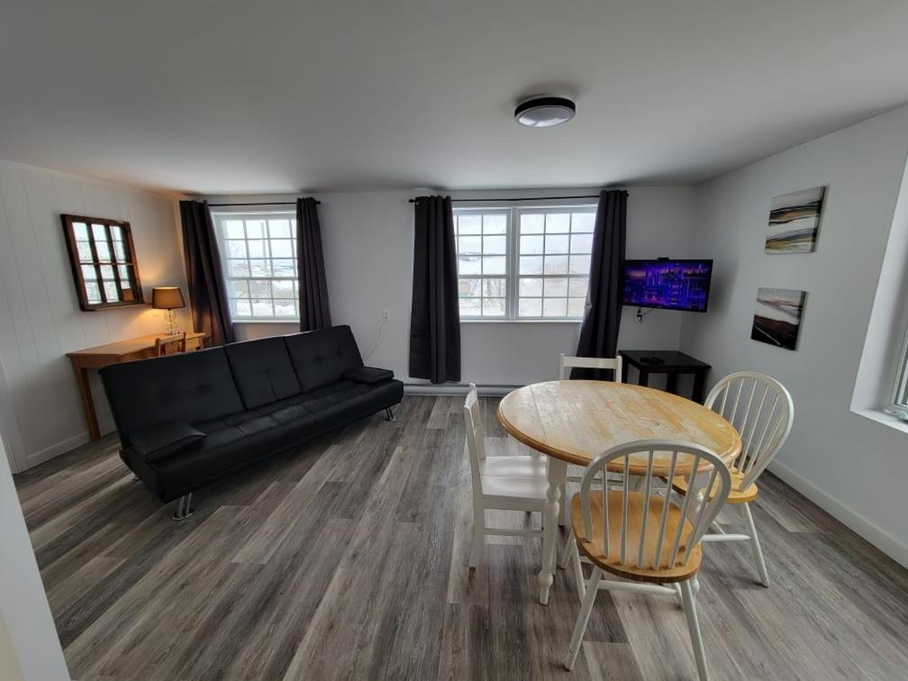 Aux 4 Vents - Auberg'Inn Carleton-sur-Mer Bagian luar foto